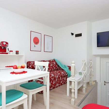 Sha La La - Charming, Unique Studio In A Historic Building Next To A Castle, Wifi, Smart Tv, Washer-Dryer Бакар Экстерьер фото