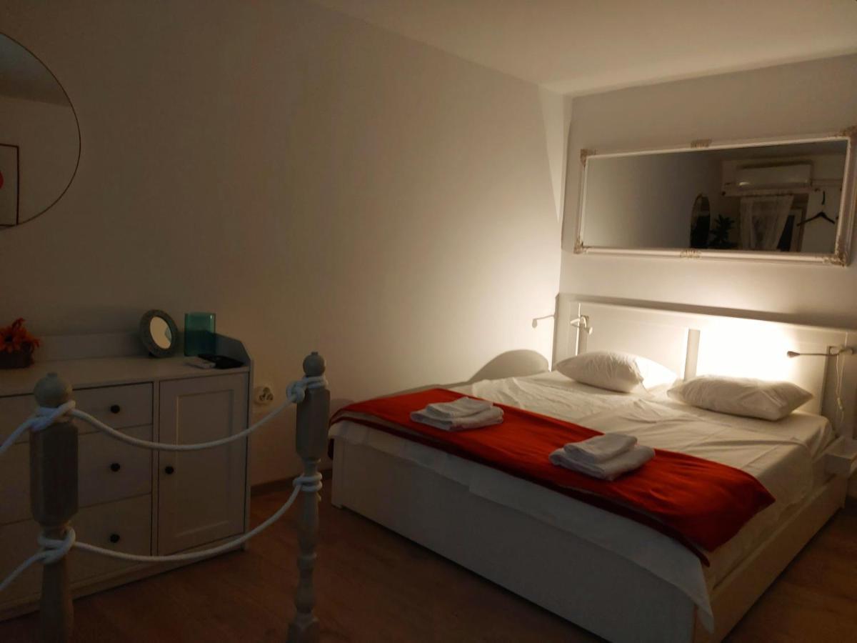 Sha La La - Charming, Unique Studio In A Historic Building Next To A Castle, Wifi, Smart Tv, Washer-Dryer Бакар Экстерьер фото