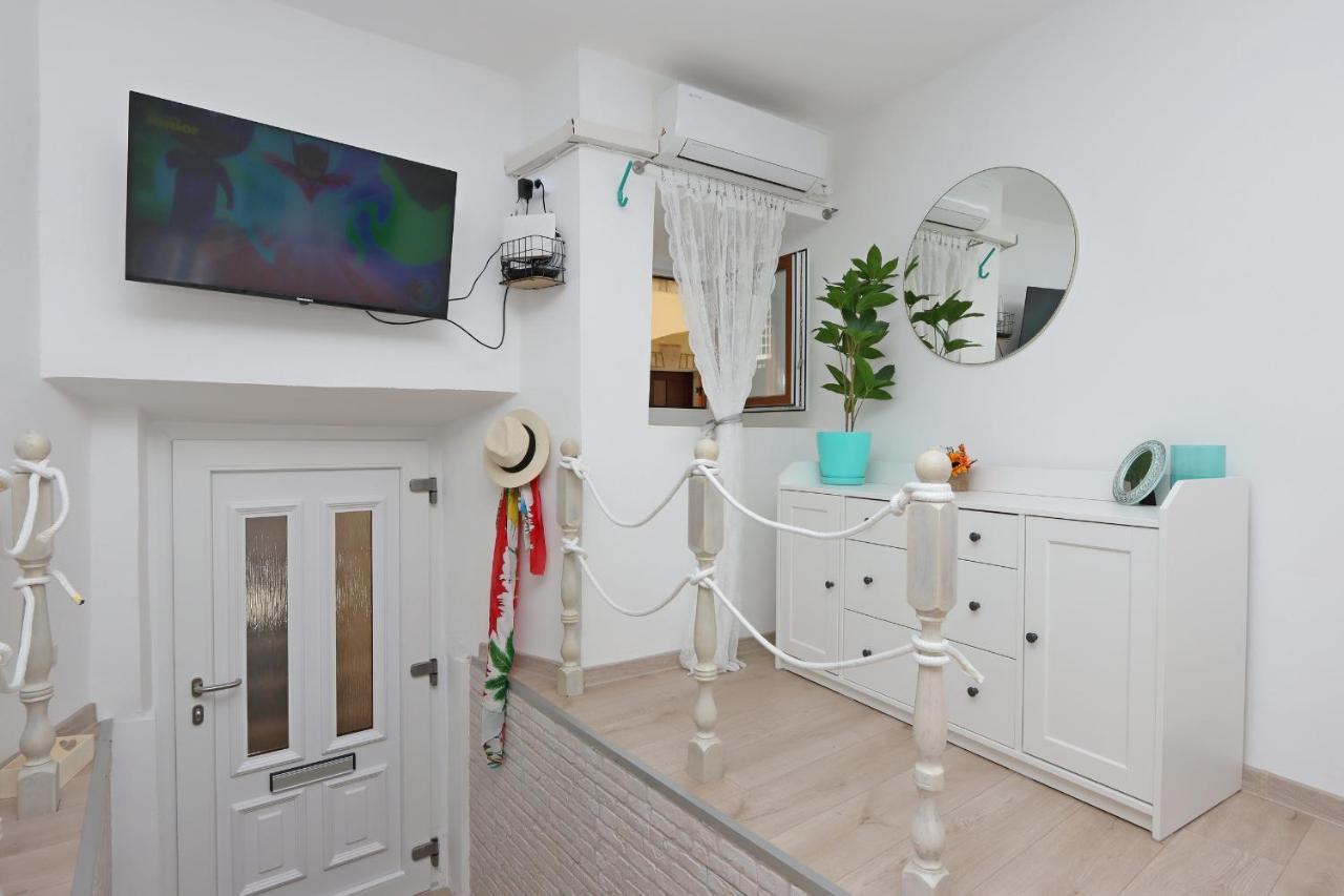 Sha La La - Charming, Unique Studio In A Historic Building Next To A Castle, Wifi, Smart Tv, Washer-Dryer Бакар Экстерьер фото